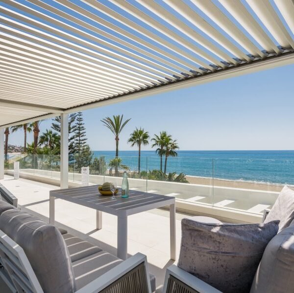 Beach Front Luxury Villa photo 6