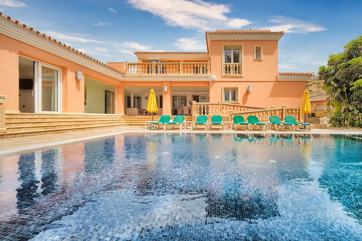 La Cala de Mijas – 4 Bedroom Luxury Villa – Heated Pool, Cinema, Gym, Sauna, Squash Court
