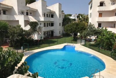 Los Geranios, 2 bedroom, modern flat near beach!