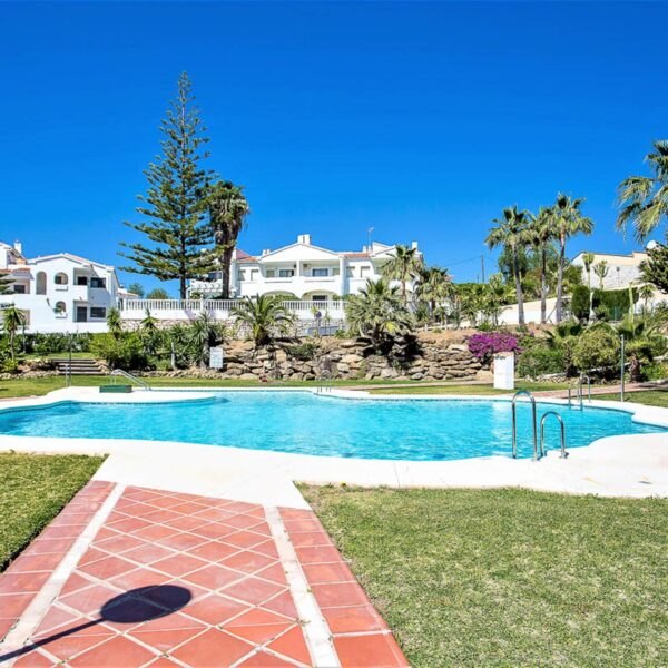 Penthouse La Cala de Mijas apartment with stunning sea views photo 4